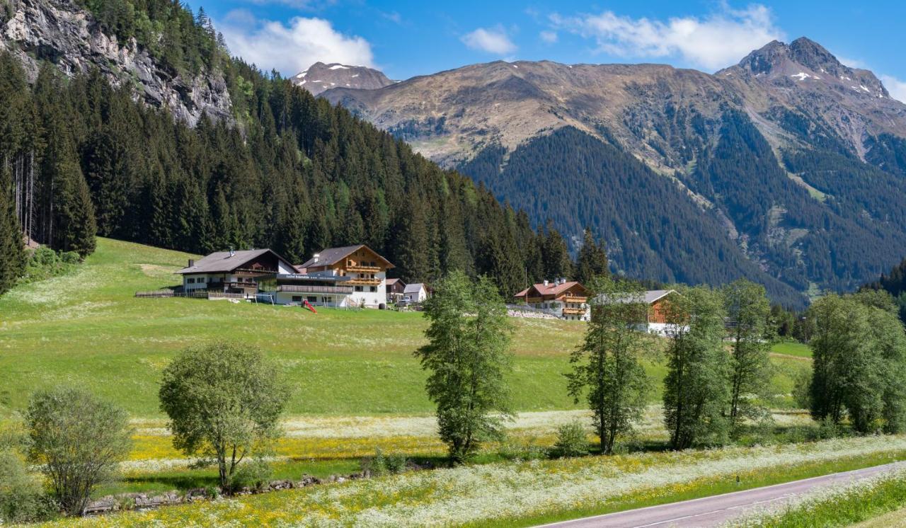 Gasthof Rabenstein Sarentino Exterior photo